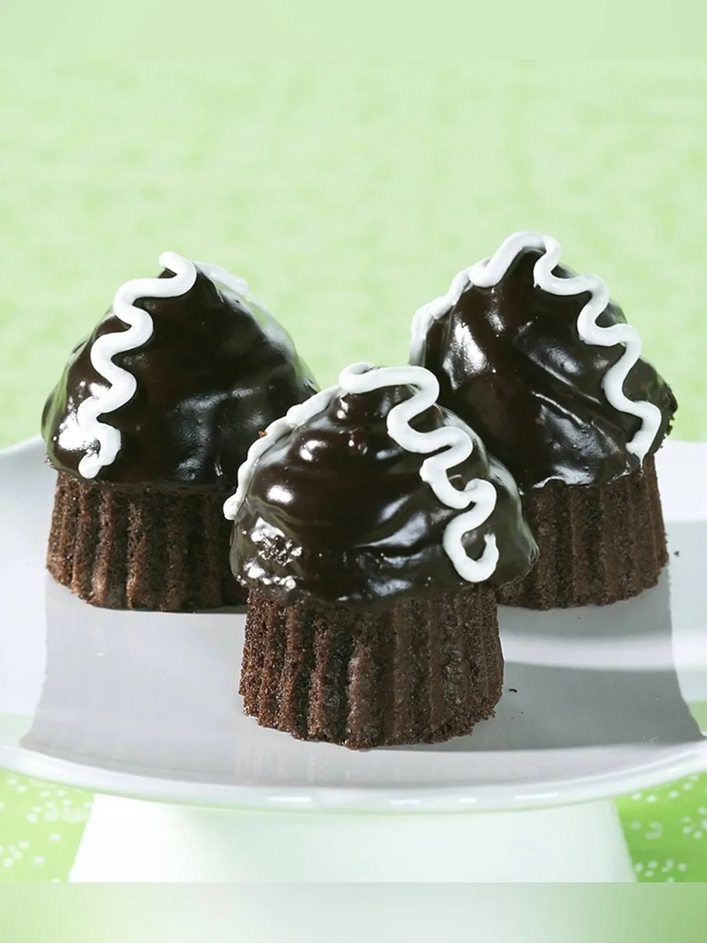 Nordic Ware Filled Cupcake Non Stick Cast Aluminum Pan